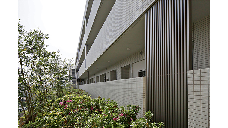 崖地31戸の集合住宅