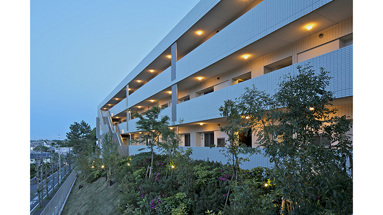 崖地31戸の集合住宅